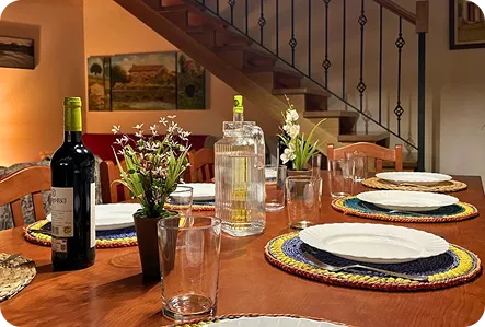 Mesa preparada para cenar en El Lagar del Abuelo